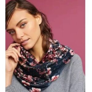 NWT Anthropologie Tolani Cherry Blossom Infinity Scarf